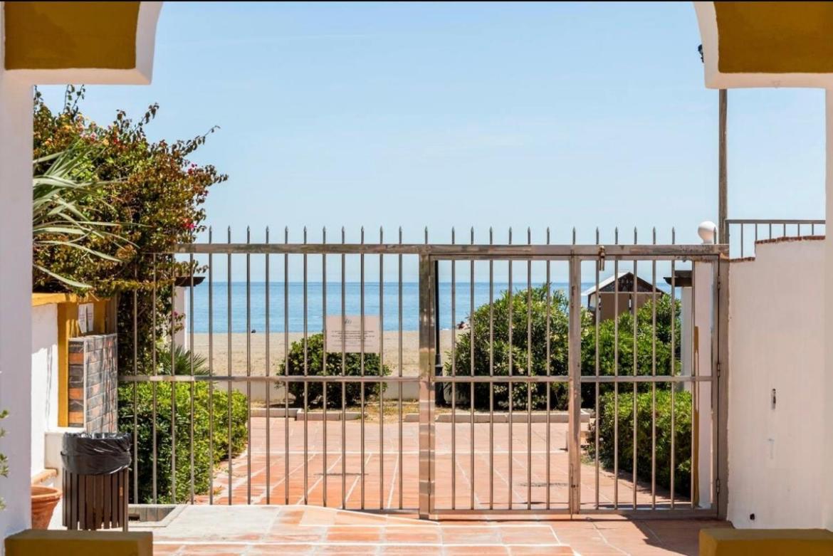 Personal Y Coqueto En Primerisima Linea De Playa, En La Costa Del Sol. Puerto De La Duquesa Castillo de Sabinillas المظهر الخارجي الصورة